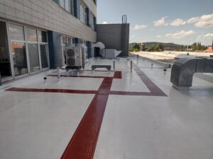 2021 - Obnova hydroizolace haly, včetně zvýrazněných chodníků